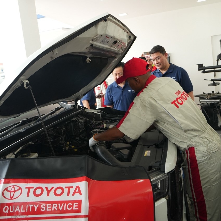 Mudik Lebaran Pakai Mobil Hybrid Toyota, Dijamin Hemat Bensin dan Nyaman di Jalan, Program Holiday Campaign Siap Temani Mobilitas Pelanggan