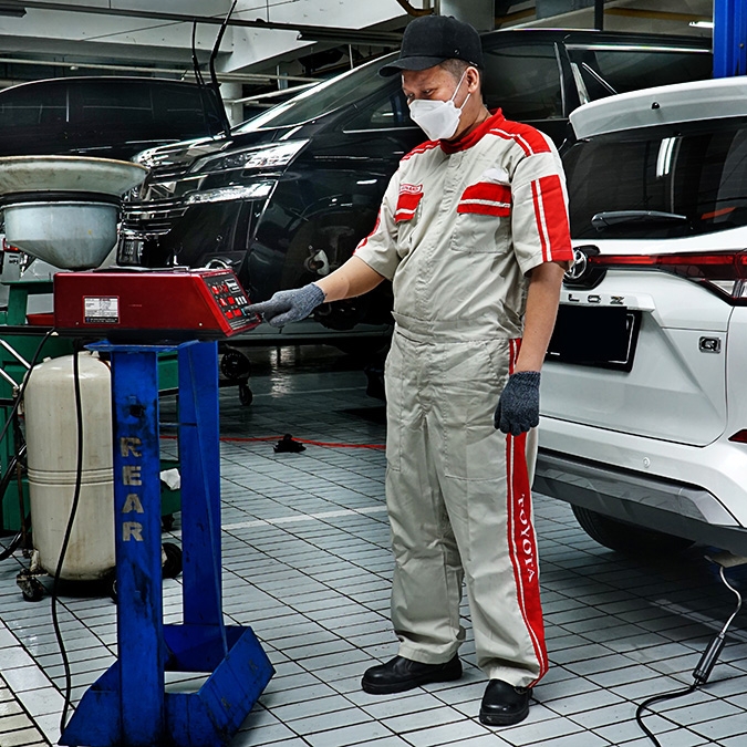 Gratis Saat Servis Berkala, Uji Emisi Memastikan Kondisi Mesin Hybrid Toyota Tetap Prima dan Rendah Emisi