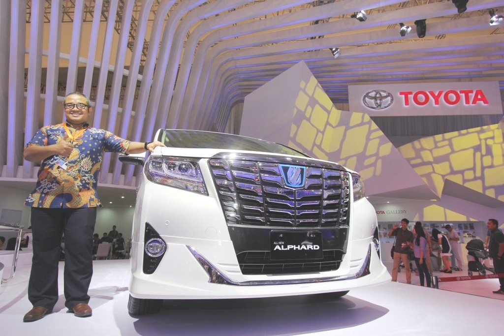 Wujud Kepedulian Toyota Astra Motor Terhadap Lingkungan Yang Lebih Baik - Toyota Alphard Tambah Varian Hybrid