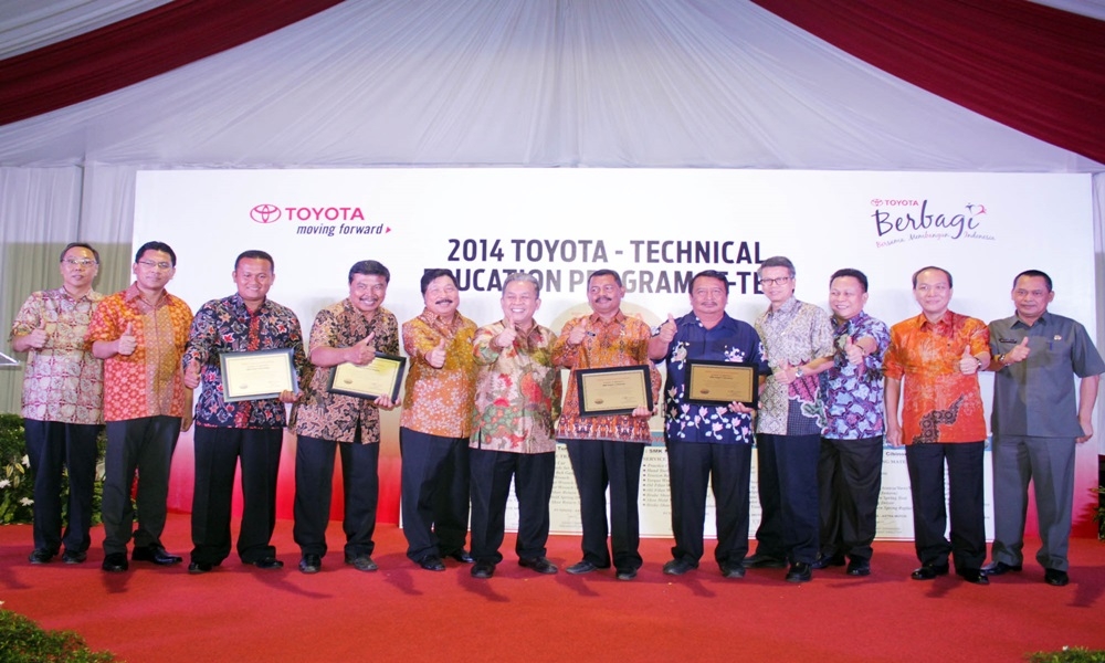 Wujud Komitmen Toyota Indonesia Terhadap Pendidikan Nasional Toyota - Technical Education Program 2014