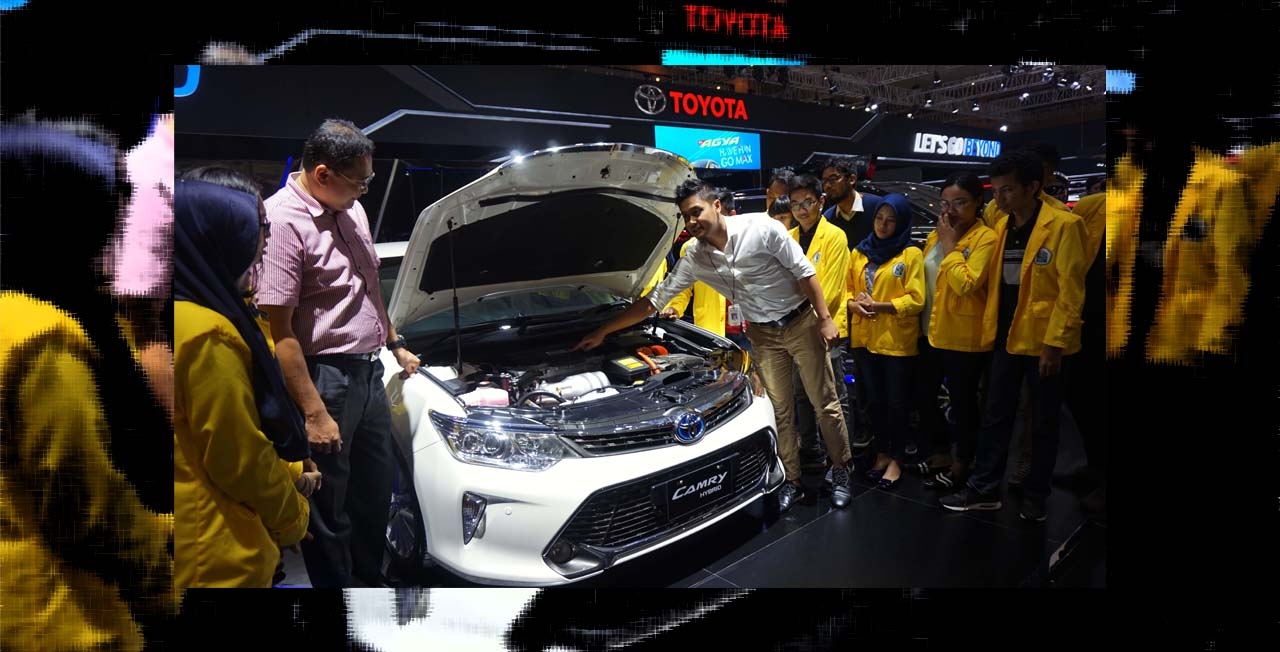 Toyota Perkenalkan Teknologi Mobil Ramah Lingkungan ke Mahasiswa