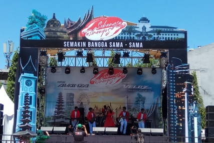 Jadi Kota Ketiga Festival Avanza-Veloz Sebangsa, Masyarakat Kota Surabaya Ramai Padati Lokasi Festival