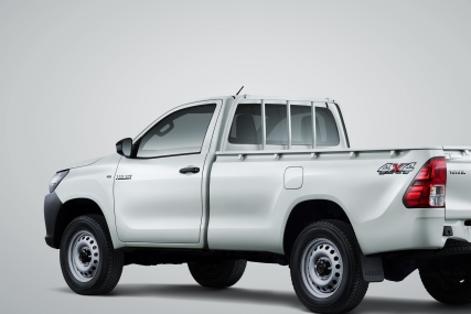 Toyota Luncurkan New Hilux  Single Cabin Diesel dengan Engine Yang Lebih Tangguh