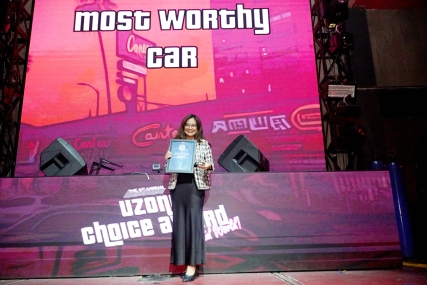 Uzone Choice Awards 2024: All New Yaris Cross HEV Meraih Penghargaan Most Worthy Car, Bentuk Value for Money Hybrid EV Toyota