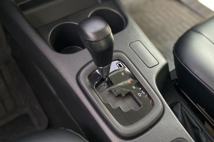 Tips Mengemudi Toyota Hilux Rangga Matik, Dukung Produktivitas Usaha dengan Cara yang Lebih Nyaman dan Aman, Tetap Sanggup Bawa Banyak Barang