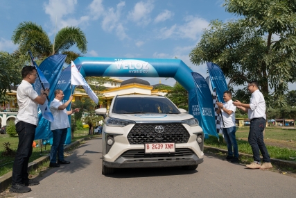 New Veloz Hybrid EV Tuntaskan Ekspedisi Lintas Nusa di Medan, Sumatra Utara Setelah Sukses Menempuh Jarak Lebih Dari 7.000 Kilometer