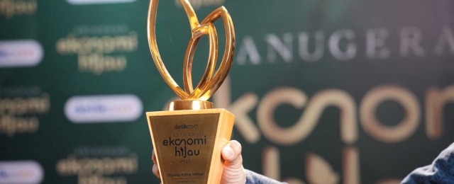 Toyota Raih Anugerah Ekonomi Hijau 2025, Perkuat Komitmen Strategi Multi Pathway untuk Mewujudkan Net Zero Emission