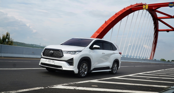 Beda Mobil Listrik dan Mobil Hybrid yang Masih Pakai Mesin Bensin, Hybrid EV Paling Relevan dan Siap Pakai Karena Tidak Mengubah Apapun dan Bebas Range Anxiety