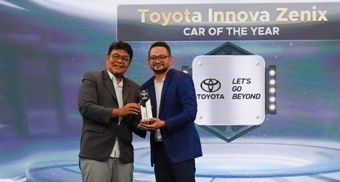 Toyota Kijang Innova Zenix Hybrid EV Raih Penghargaan Car of The Year dari iNews Automotive Award 2025, Tegaskan Keunggulan Mobil Hybrid Toyota di Indonesia