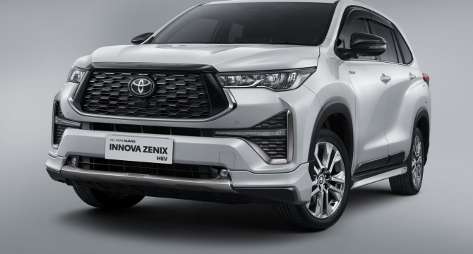 New Kijang Innova Zenix Tingkatkan Comfort, Safety, dan Layanan  Real Time Connectivity