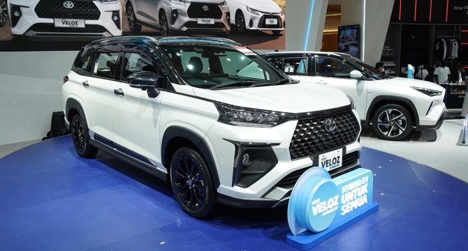 Alasan Beli Mobil Hybrid Toyota Banyak Untungnya di IIMS 2026, Ada Harga Spesial dan Promo Memikat