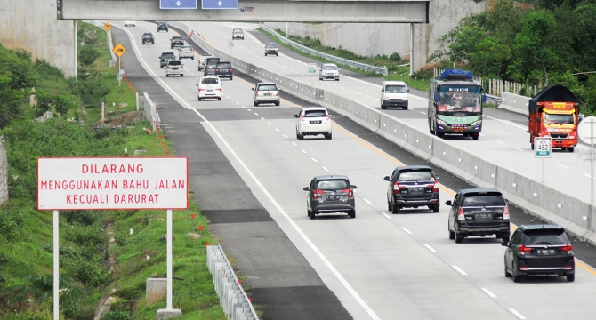 Waspada Kena Tabrak dari Belakang di Bahu Jalan Tol, Bukan Lajur Untuk Ngebut dan Pelajari Cara Menggunakannya Saat Situasi Darurat