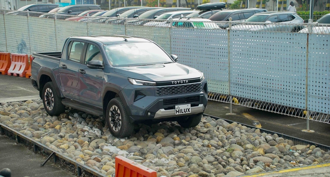 New Hilux 2.8 Diesel 4x4: Punya 3 Pilihan Tipe D-Cab dan 1 Tipe S-Cab yang Semakin Powerful dan Sesuai Kebutuhan Pelanggan