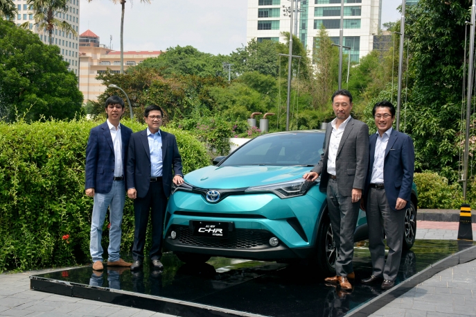 Dorong Pasar Kendaraan Elektrifikasi Toyota Pasarkan C-HR Hybrid Electrified Vehicle