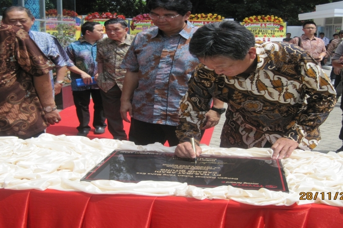 Jaringan Penjualan Toyota Indonesia Semakin Diperluas Melalui Peresmian Outlet ke-273 Pembukaan Outlet Hasjarat Abadi Bitung Sebagai Upaya Mendekatkan Diri Kepada Pelanggan di Sulawesi Utara