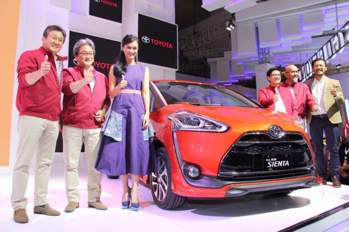 Toyota Astra Motor Sukses Tutup IIMS 2016 Dengan Gelar "Best Booth" dan Sienta Raih "Best Buy Car"