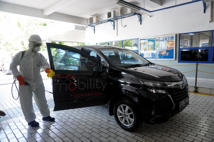 #ToyotaAdaUntukAnda Melanjutkan Bantuan Mobilitas Selama Pandemi Toyota Indonesia Siapkan Layanan Transportasi Terkoneksi bagi Spesimen Pasien COVID-19