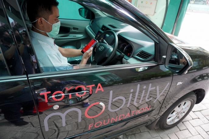 #ToyotaAdaUntukAnda Melanjutkan Bantuan Mobilitas Selama Pandemi Toyota Indonesia Siapkan Layanan Transportasi Terkoneksi bagi Spesimen Pasien COVID-19