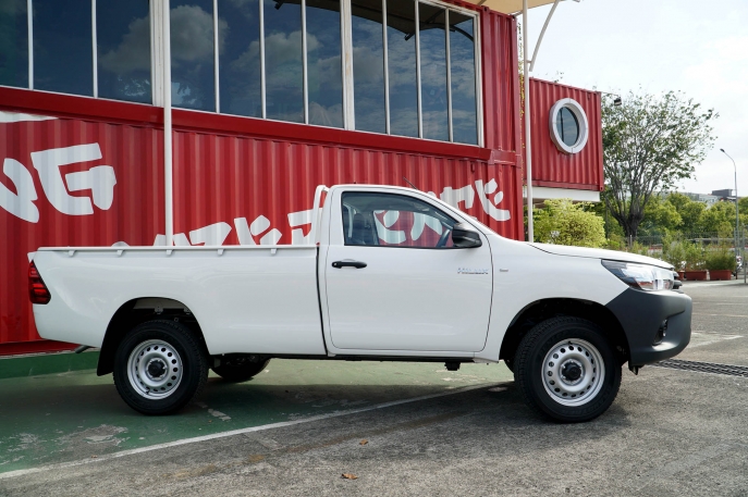 Perkuat Dukungan Mobilitas Komersial di Masa New Normal  Toyota Hadirkan New Hilux dengan Ketangguhan  Sentuhan Ubahan Gagah dan Modern 