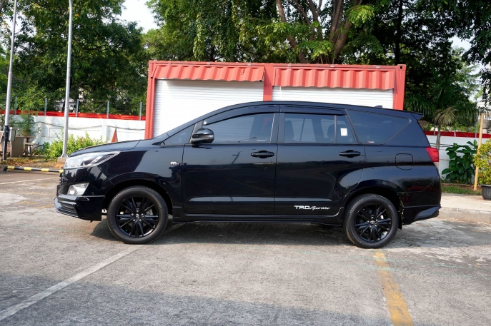 Peringati 75 Tahun Indonesia Merdeka Toyota, Luncurkan Kijang Innova TRD Sportivo Limited dan Sienta Welcab