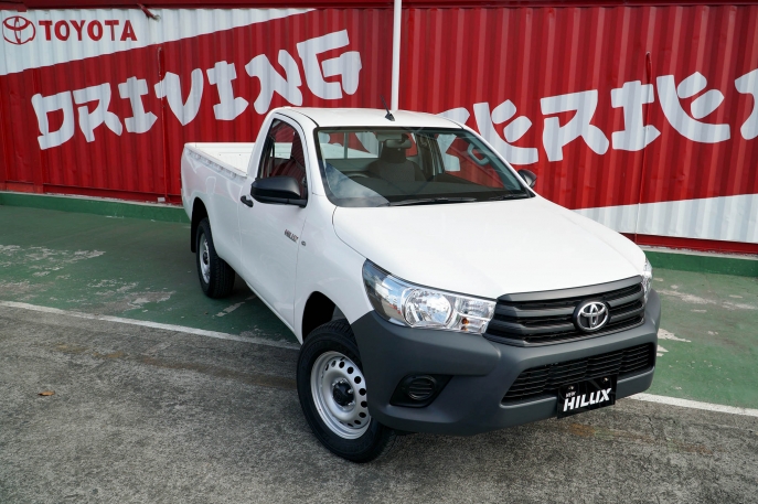 Perkuat Dukungan Mobilitas Komersial di Masa New Normal  Toyota Hadirkan New Hilux dengan Ketangguhan  Sentuhan Ubahan Gagah dan Modern 