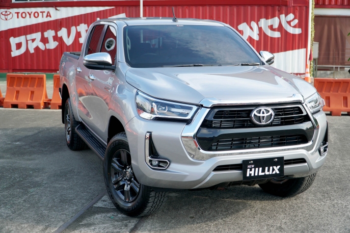 Perkuat Dukungan Mobilitas Komersial di Masa New Normal  Toyota Hadirkan New Hilux dengan Ketangguhan  Sentuhan Ubahan Gagah dan Modern 