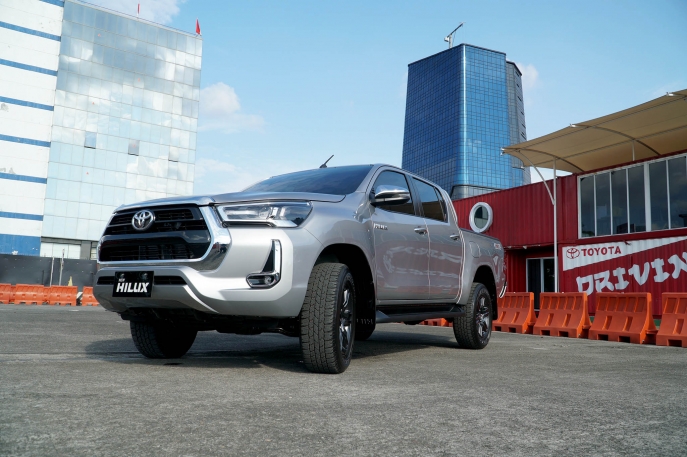 Perkuat Dukungan Mobilitas Komersial di Masa New Normal  Toyota Hadirkan New Hilux dengan Ketangguhan  Sentuhan Ubahan Gagah dan Modern 