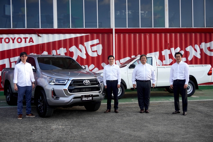 Perkuat Dukungan Mobilitas Komersial di Masa New Normal  Toyota Hadirkan New Hilux dengan Ketangguhan  Sentuhan Ubahan Gagah dan Modern 