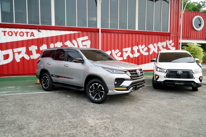 Lengkapi Jajaran Kendaraan IMV di Indonesia, Toyota Hadirkan Dua Produk Legendaris SUV Tangguh New Fortuner dan MPV Keluarga Indonesia New Kijang Innova 