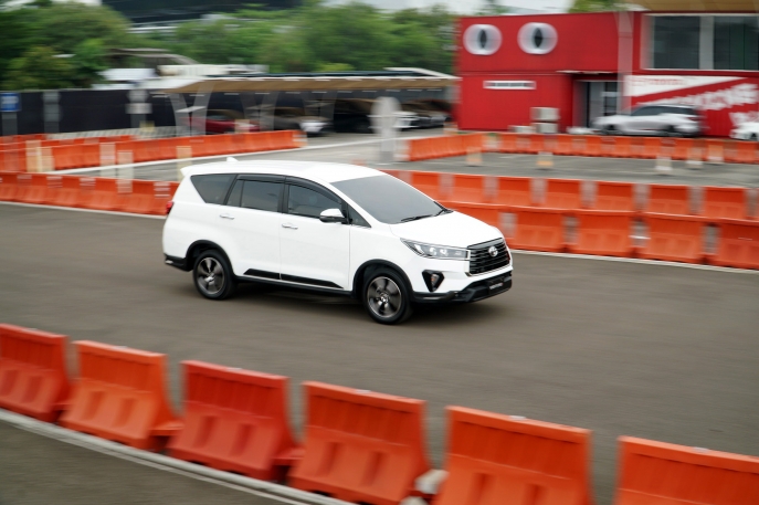 Lengkapi Jajaran Kendaraan IMV di Indonesia, Toyota Hadirkan Dua Produk Legendaris SUV Tangguh New Fortuner dan MPV Keluarga Indonesia New Kijang Innova 