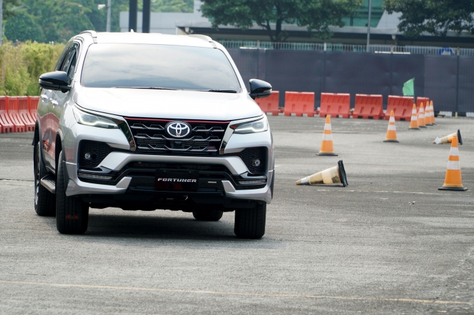 Lengkapi Jajaran Kendaraan IMV di Indonesia, Toyota Hadirkan Dua Produk Legendaris SUV Tangguh New Fortuner dan MPV Keluarga Indonesia New Kijang Innova 