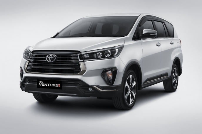 Lengkapi Jajaran Kendaraan IMV di Indonesia, Toyota Hadirkan Dua Produk Legendaris SUV Tangguh New Fortuner dan MPV Keluarga Indonesia New Kijang Innova 