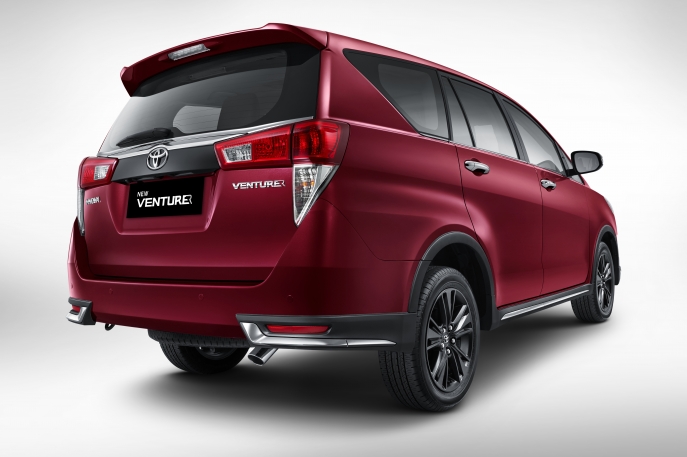 Lengkapi Jajaran Kendaraan IMV di Indonesia, Toyota Hadirkan Dua Produk Legendaris SUV Tangguh New Fortuner dan MPV Keluarga Indonesia New Kijang Innova 