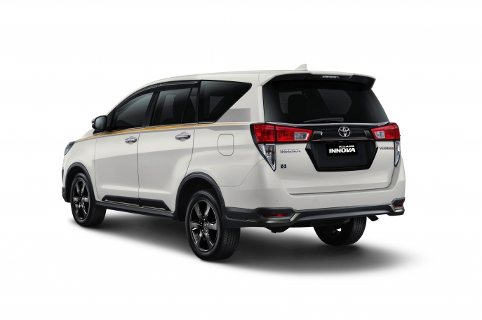 50 TAHUN TOYOTA DI INDONESIA: TOYOTA HADIRKAN 50 UNIT KIJANG INNOVA LIMITED EDITION SEBAGAI BAGIAN DARI PERAYAAN 50 TAHUN PERJALANAN TOYOTA INDONESIA DI TANAH AIR