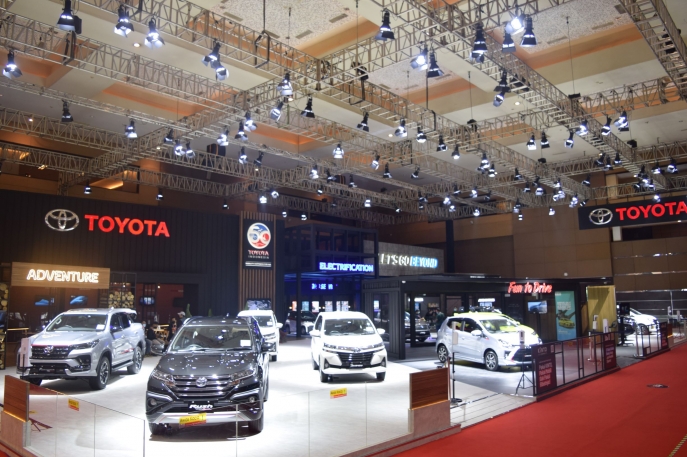 50 TAHUN TOYOTA DI INDONESIA: UPAYA TOYOTA HADIRKAN TOTAL MOBILITY SOLUTION PADA AJANG INDONESIA INTERNATIONAL MOTOR SHOW 2021 MENDAPAT RESPON POSITIF DARI PELANGGAN - Pasar Otomotif Nasional Mulai Menggeliat Yang Tergambar Dari Antusiasme Masyarakat Yang