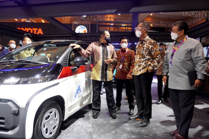 50 TAHUN TOYOTA DI INDONESIA: Dalam Semangat Total Mobility Solution dan Upaya Turut Serta Dalam Pemulihan Industri Otomotif Nasional, Toyota Berpartisipasi di Indonesia International Motor Show 2021