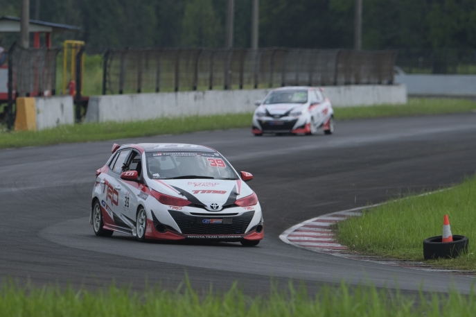 50 Tahun Toyota di Indonesia: Indonesian Sentul Series of Motorsport 2021 - Haridarma Manoppo Bawa Toyota Team Indonesia Naik Podium Di Seri Ke-2 Kejuaraan Nasional Indonesia Touring Car Race Max