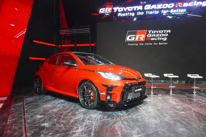 50 Tahun Toyota di Indonesia: Toyota Mulai Serah Terima GR Yaris Kepada Pelanggan di Booth Toyota Saat Pameran GIIAS 2021 Berlangsung