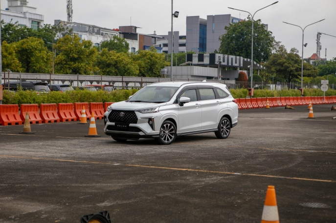 50 Tahun Toyota di Indonesia: World Premiere of All New Veloz  Toyota All New Veloz  MPV Premium Kompak Baru Penuh Fitur Canggih Untuk Perjalanan Keluarga yang Stylish