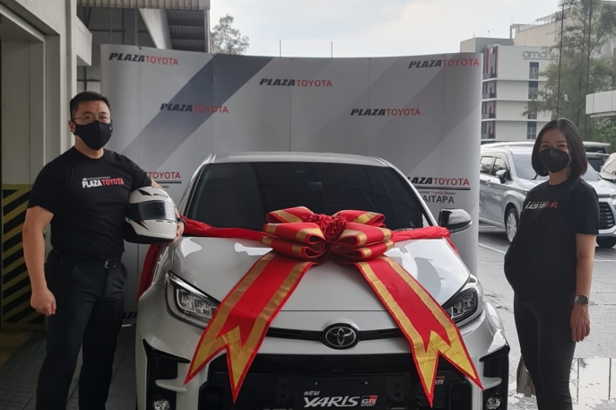 50 Tahun Toyota di Indonesia: Toyota Mulai Serah Terima GR Yaris Kepada Pelanggan di Booth Toyota Saat Pameran GIIAS 2021 Berlangsung