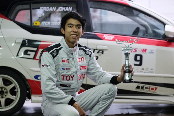 50 Tahun Toyota di Indonesia: Raih Podium 1 dan 2 Pada Gelaran ISSOM 2021 Seri Ke-5, Haridarma dan Demas Puncaki Klasemen Sementara Kejuaraan Nasional ITCR Max dan Perkuat Kesempatan Meraih Gelar Juara Nasional