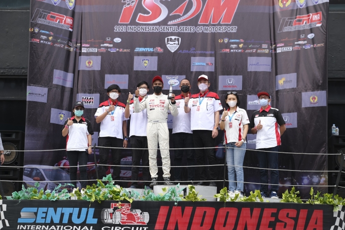 50 Tahun Toyota di Indonesia: Pakai Livery Baru TOYOTA GAZOO Racing, Toyota Yaris dan Toyota Agya Bawa Pembalap TTI Puncaki Podium di Dua Kejuaraan Nasional Sekaligus Pada Gelaran Indonesian Sentul Series of Motorsport 2021 Seri Ke-3