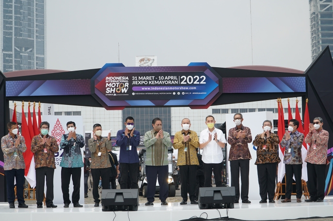 TOYOTA KEMBALI BERPARTISIPASI DI INDONESIA INTERNATIONAL MOTOR SHOW 2022  BERBAGAI PRODUK DAN LAYANAN DITAMPILKAN SEBAGAI MANIFESTASI DARI SEMANGAT TOTAL MOBILITY SOLUTION