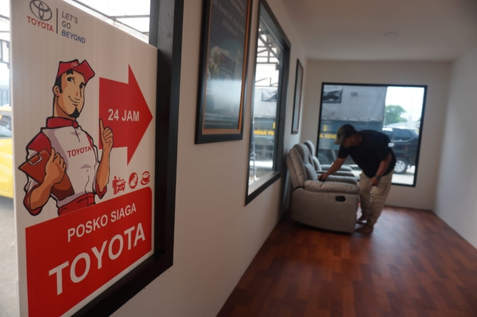 “SILATURAHMI LEBARAN – TENANG DAN AMAN BERSAMA TOYOTA”  TOYOTA HADIR DENGAN TOTAL 302 TITIK PELAYANAN SERVIS KENDARAAN SELAMA MUSIM MUDIK LEBARAN 2022  DEMI WUJUDKAN KETENANGAN, KENYAMANAN, DAN KEAMANAN PERJALANAN PELANGGAN