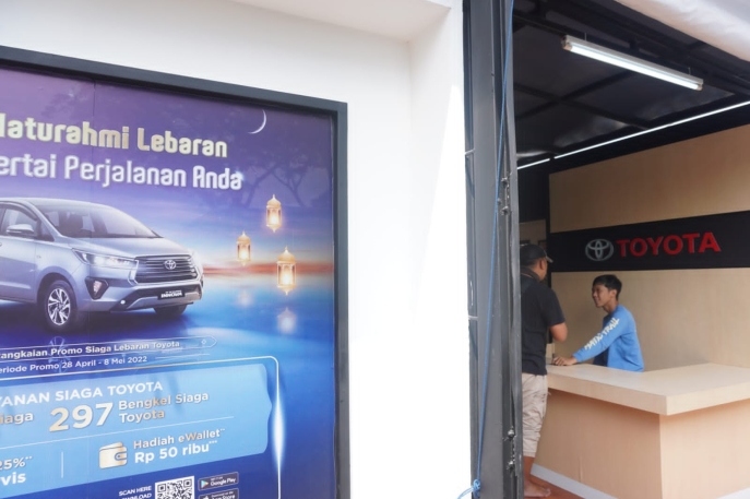 “SILATURAHMI LEBARAN – TENANG DAN AMAN BERSAMA TOYOTA”  TOYOTA HADIR DENGAN TOTAL 302 TITIK PELAYANAN SERVIS KENDARAAN SELAMA MUSIM MUDIK LEBARAN 2022  DEMI WUJUDKAN KETENANGAN, KENYAMANAN, DAN KEAMANAN PERJALANAN PELANGGAN