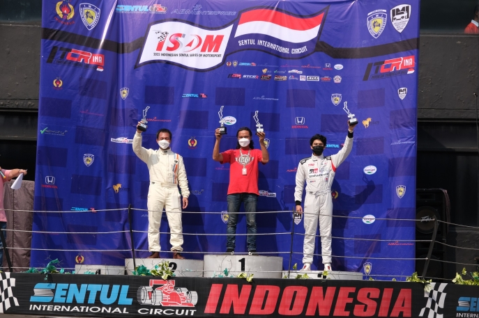 Indonesian Sentul Series of Motorsport 2022 Jalani Musim Balap Perdana, Tim TOYOTA GAZOO Racing Indonesia Sapu Bersih Poin Maksimal di Seri Pembuka Kejurnas ITCR Max 1.600 dan Raih Podium Ketiga Kejurnas ITCR 1.200.