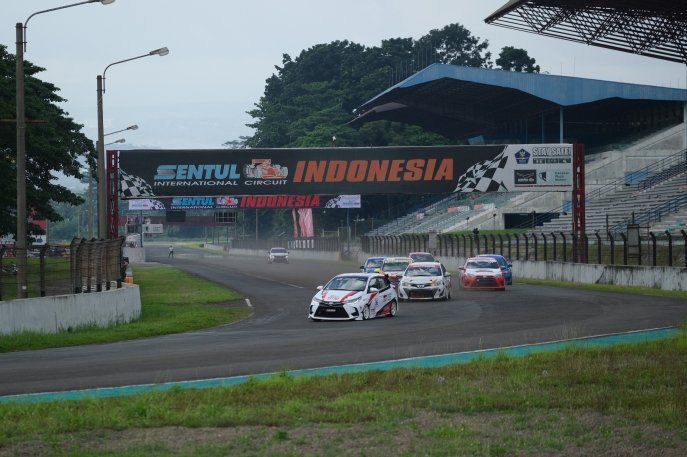 Indonesian Sentul Series of Motorsport 2022 Jalani Musim Balap Perdana, Tim TOYOTA GAZOO Racing Indonesia Sapu Bersih Poin Maksimal di Seri Pembuka Kejurnas ITCR Max 1.600 dan Raih Podium Ketiga Kejurnas ITCR 1.200.