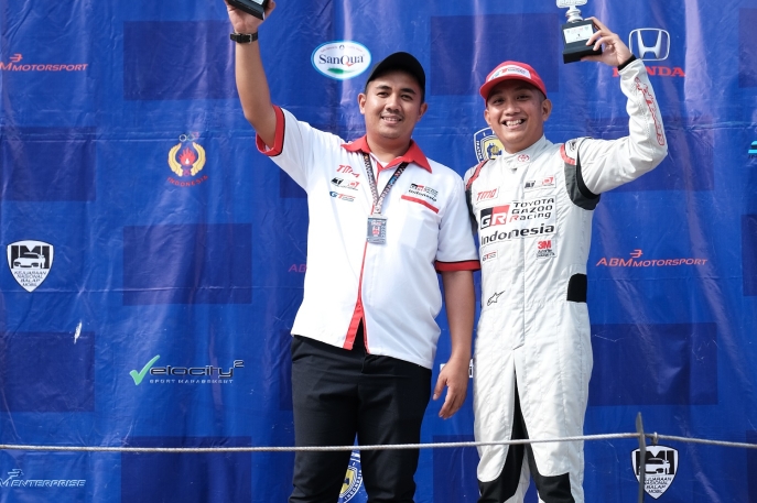 Indonesian Sentul Series of Motorsport 2022 Jalani Seri ke-2 yang Semakin Kompetitif, TOYOTA GAZOO Racing Indonesia Berhasil Raih Podium 1 dan 3 di 2 Kejurnas Sekaligus