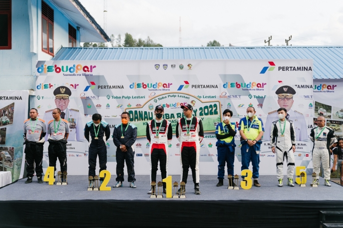 Vini Vidi Vici, Pereli TOYOTA GAZOO Racing Indonesia Sukses Meraih Juara Pertama Kejurnas Danau Toba Rally 2022 Dengan Tampil Konsisten Dalam Memacu GR Yaris AP4 Dari SS1 Hingga SS7