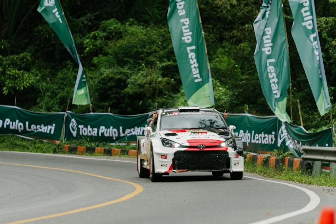 Vini Vidi Vici, Pereli TOYOTA GAZOO Racing Indonesia Sukses Meraih Juara Pertama Kejurnas Danau Toba Rally 2022 Dengan Tampil Konsisten Dalam Memacu GR Yaris AP4 Dari SS1 Hingga SS7